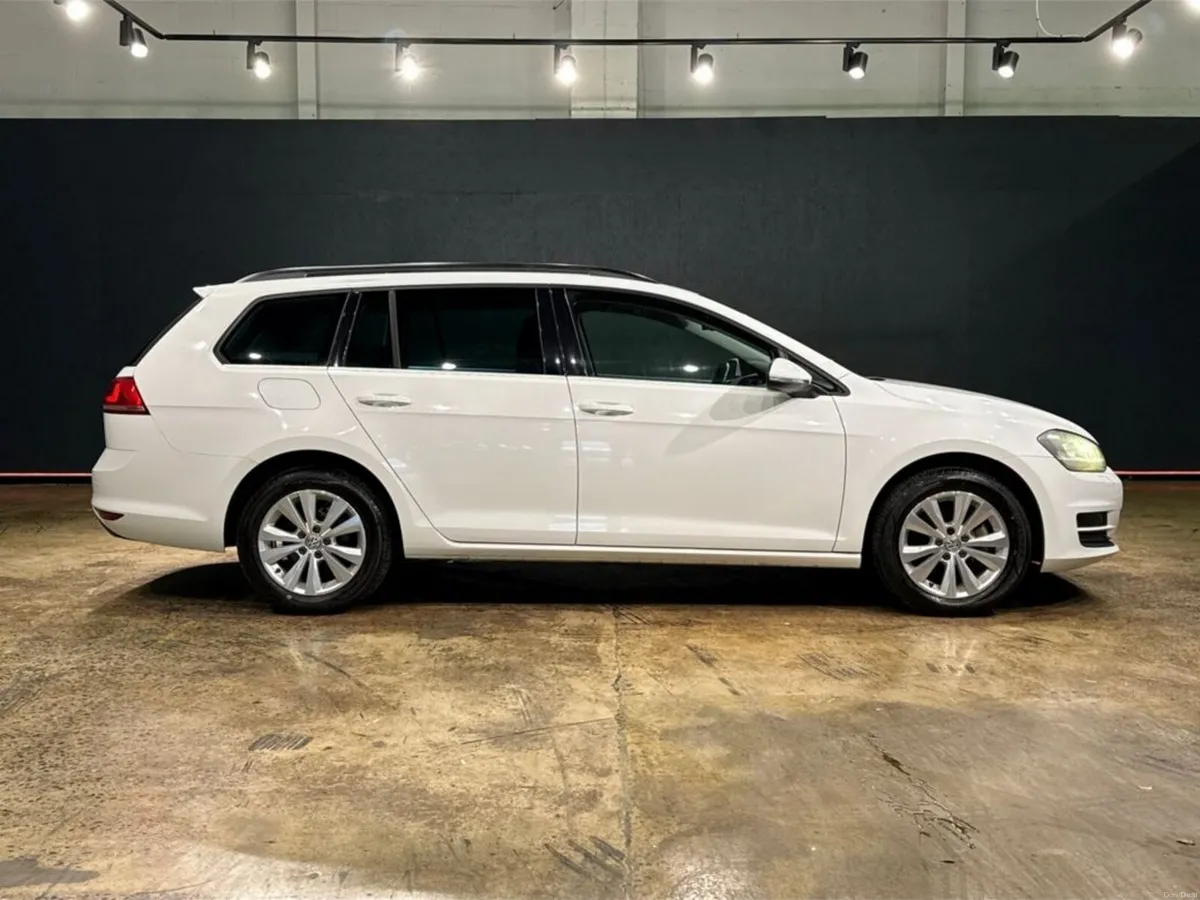 Volkswagen Golf 1.2 AUTOMATIC TSI COMFORT LINE EST - Image 3