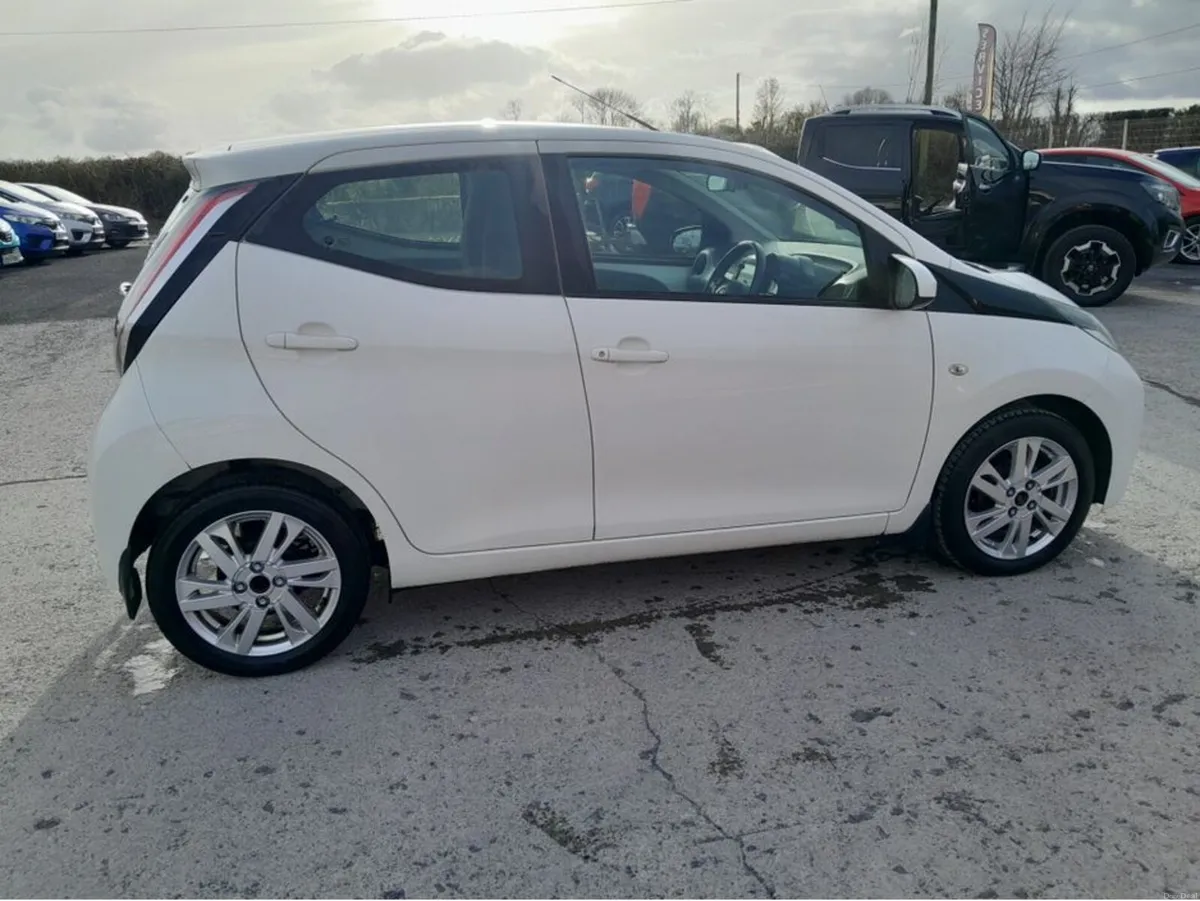 Toyota Aygo 1.0 X-PLAY 4DR - Image 3