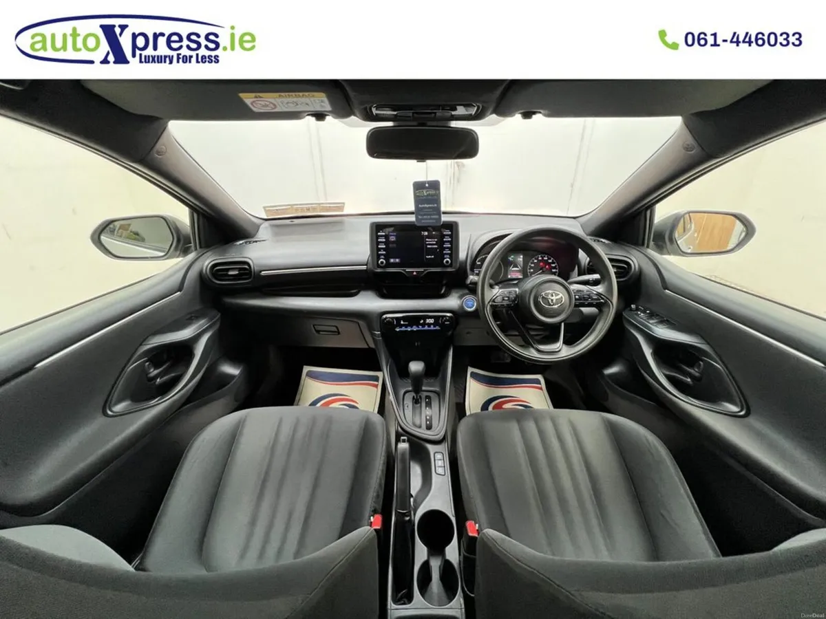 Toyota Yaris 1.5 HYBRID X Automatic, Reversing cam - Image 2