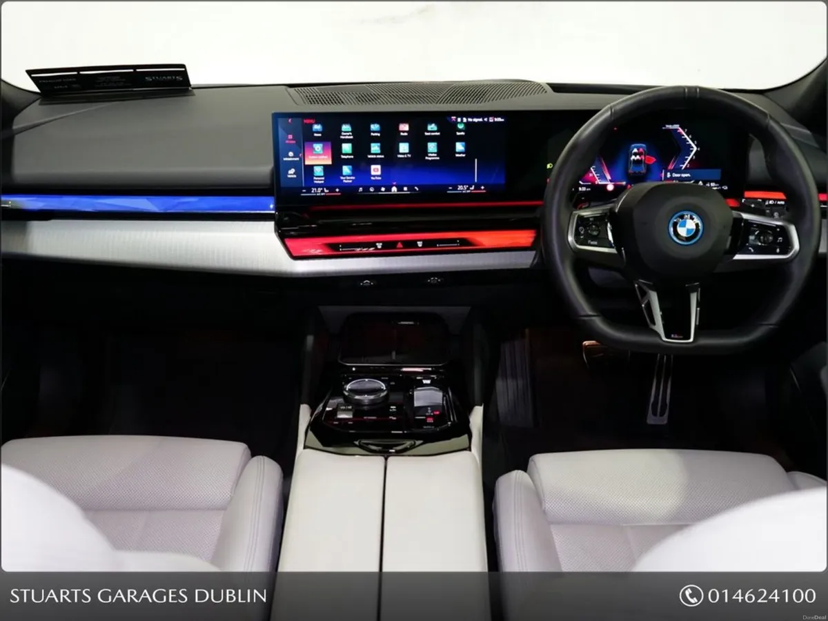BMW 5-Series *PANORAMIC SUNROOF, TECH PACK AND 20” - Image 4
