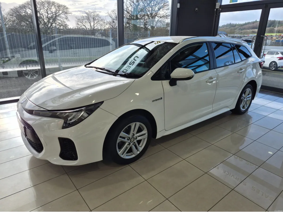 Suzuki Swace 1.8 HYBRID SZ-T CVT 4DR AUTO - Image 1