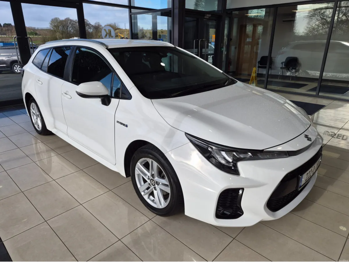 Suzuki Swace 1.8 HYBRID SZ-T CVT 4DR AUTO - Image 3