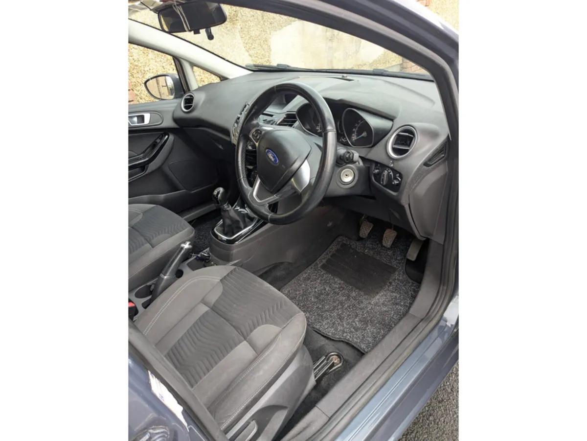 Ford Focus ST-LINE 1.0 ECOBOOST 125 125PS 4DR - Image 2