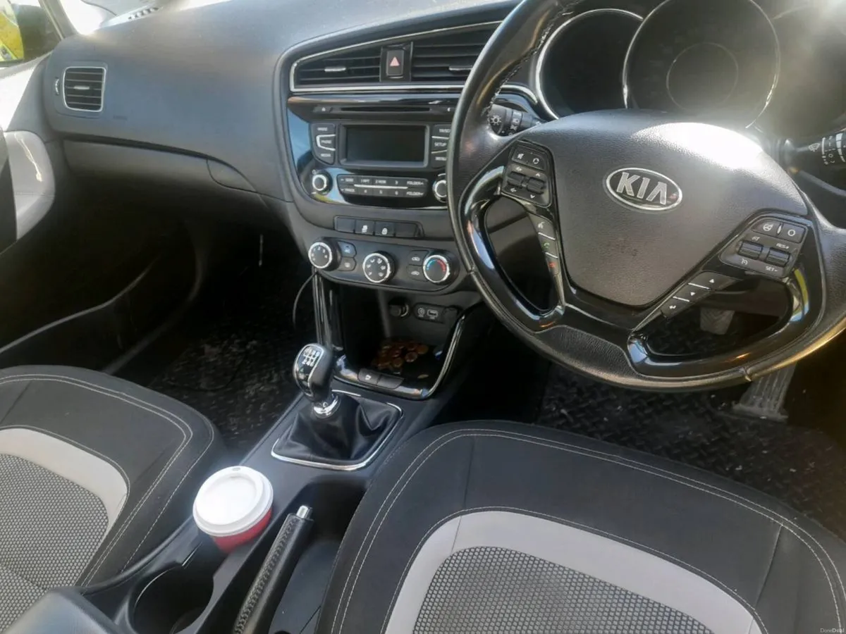 Kia ceed  2  1.6crdi 2016 - Image 3
