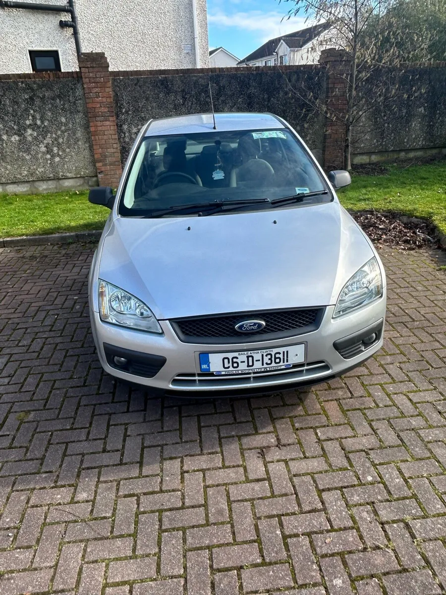 Automatic Ford Focus 2006 1.6L petrol - Image 2