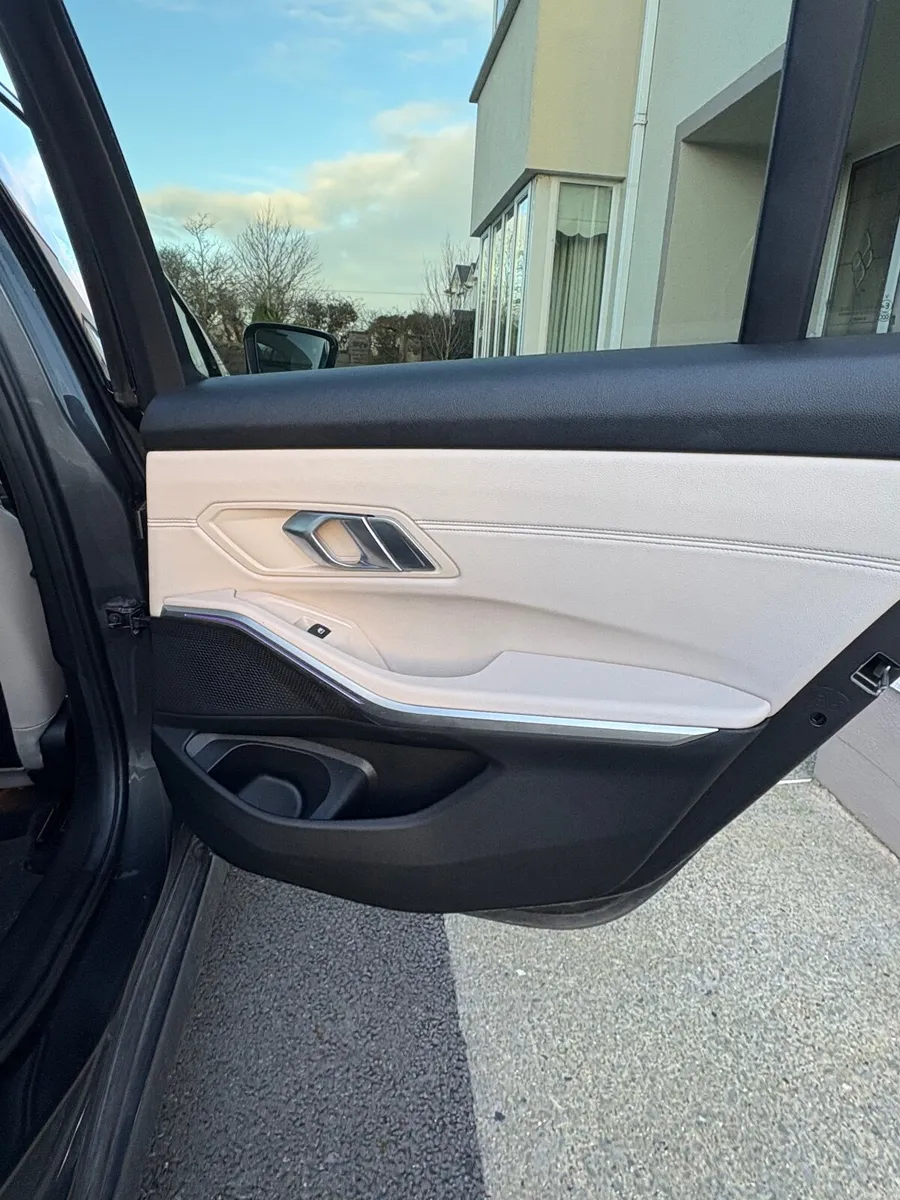 BMW 3-Series 2020 - Image 3