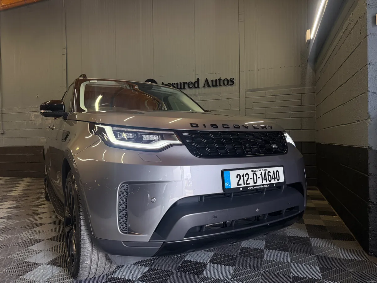 212 Land Rover Discovery 5 300D HSE 2 Seat Com - Image 2