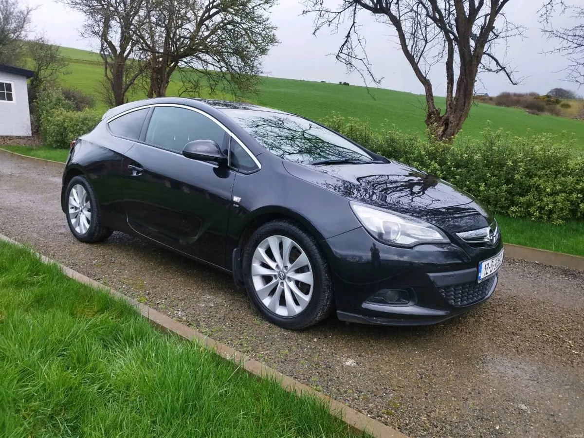 OPEL ASTRA GTC SRI LOW KM - Image 1