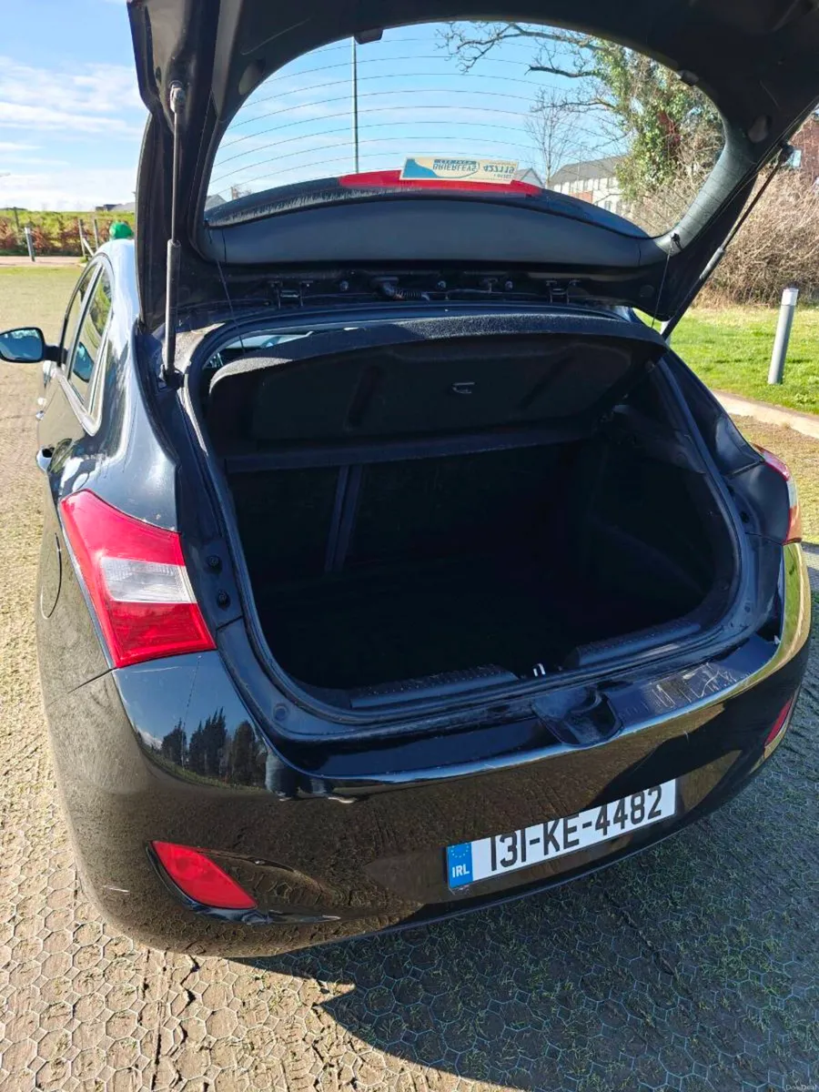 Hyundai i30 1.4L Petrol Black - Image 3