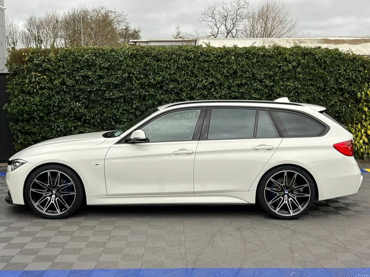 BMW 3-Series 320d M-SPORT COMPETITION TOURING // S - Image 3