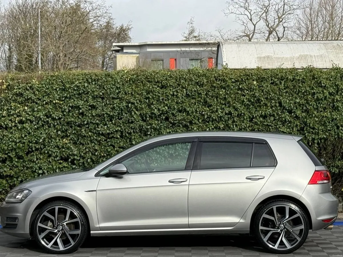 Volkswagen Golf R-LINE PACK 1.2 TSI // NEW 19" ALL - Image 3
