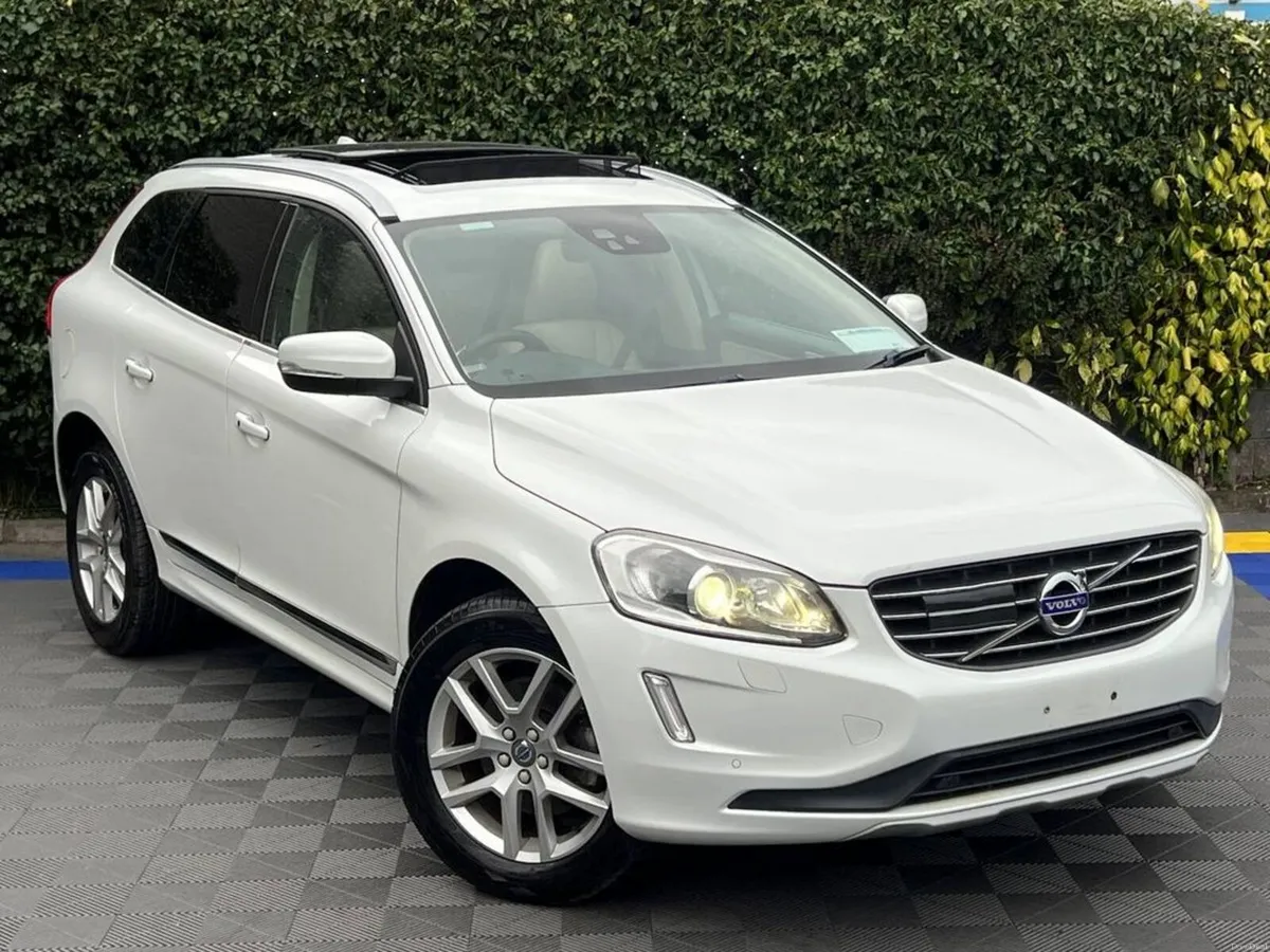 Volvo XC60 D4 CLASSIC 2.0 D // OPENING PAN ROOF // - Image 1