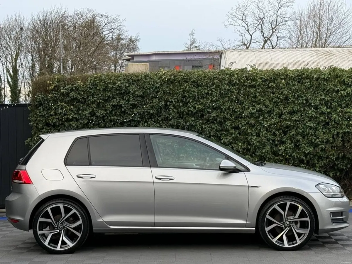 Volkswagen Golf R-LINE PACK 1.2 TSI // LOW MILEAGE - Image 2