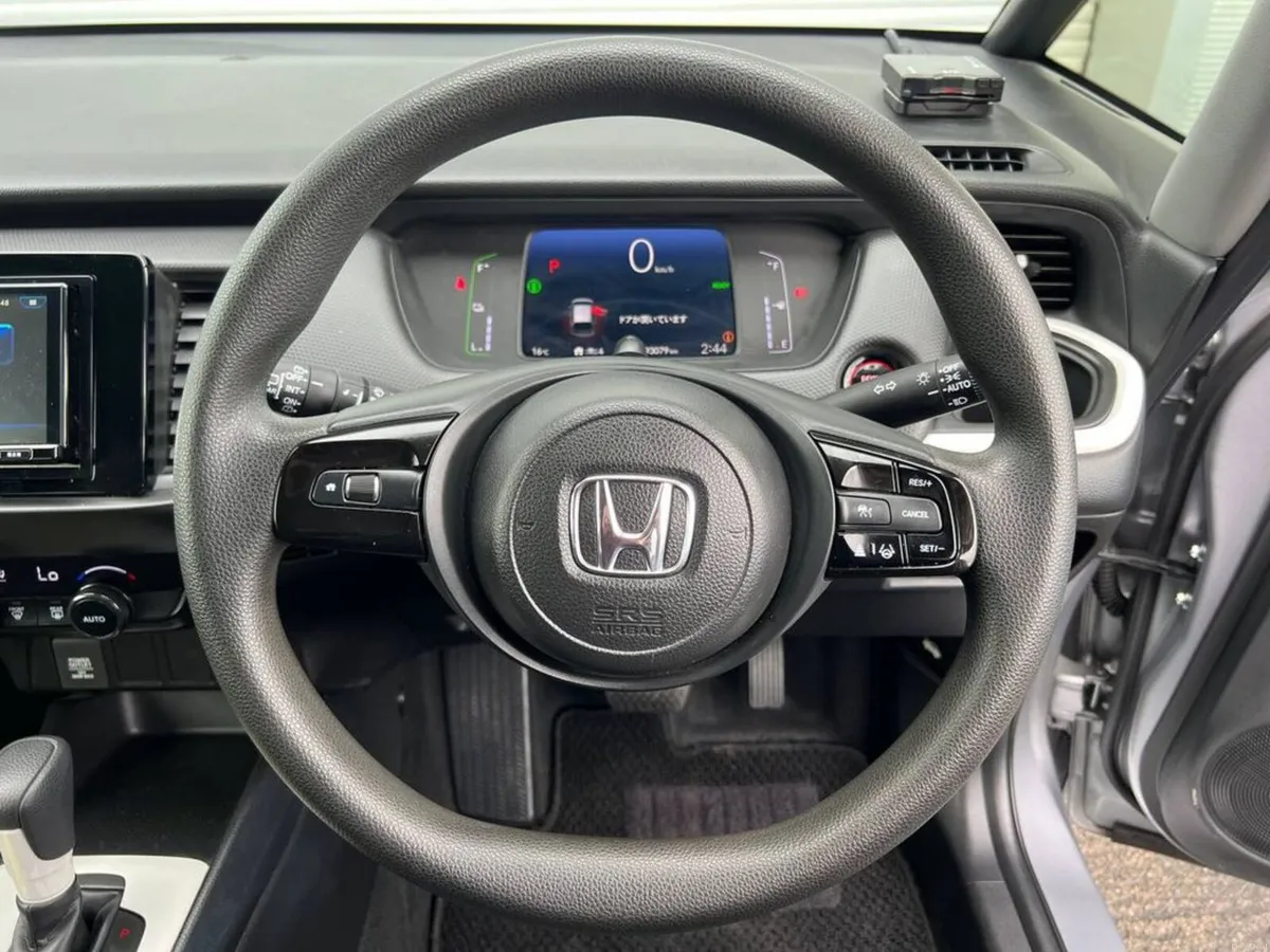 Honda Fit 1.5 HYBRID // ADAPTIVE CRUISE CONTROL // - Image 4