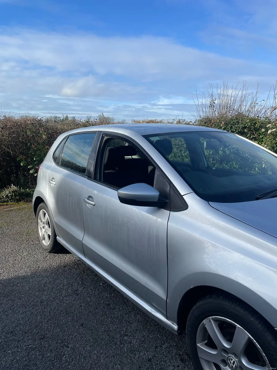 Volkswagen polo - Image 2