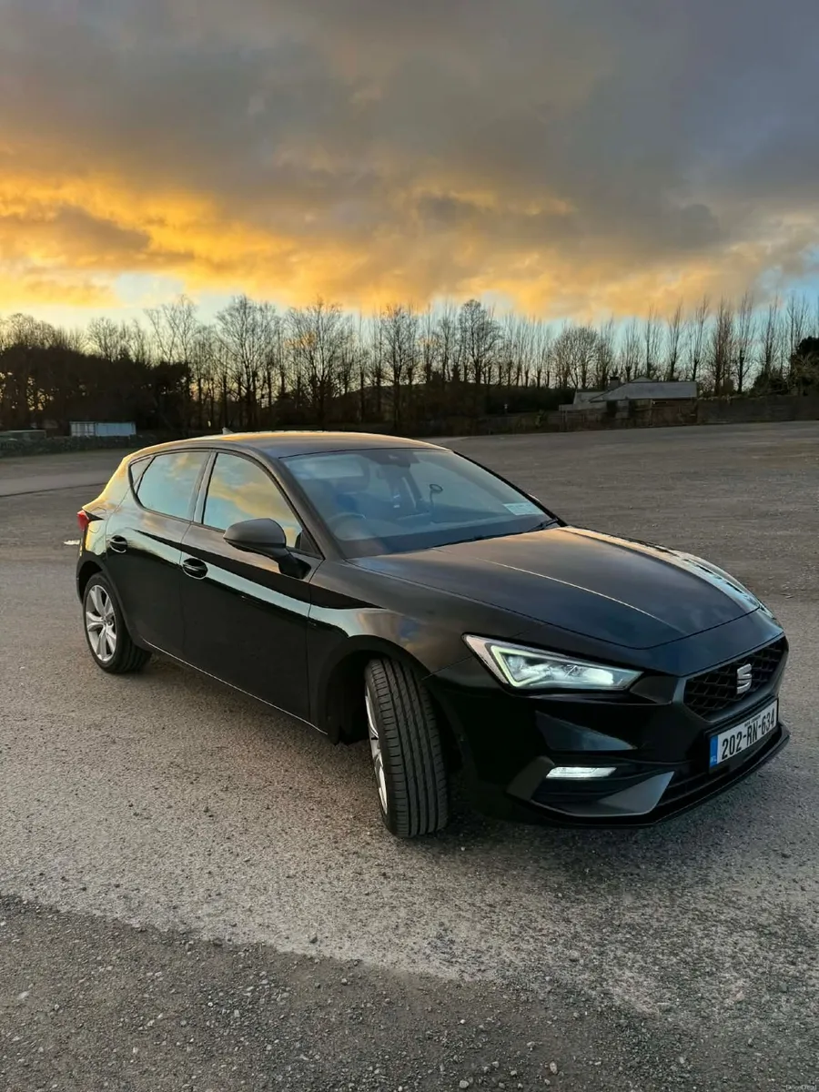 SEAT Leon FR e-Hybrid 204hp - Image 2