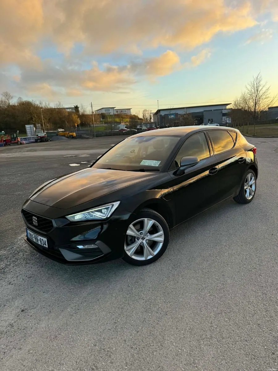 SEAT Leon FR e-Hybrid 204hp - Image 3