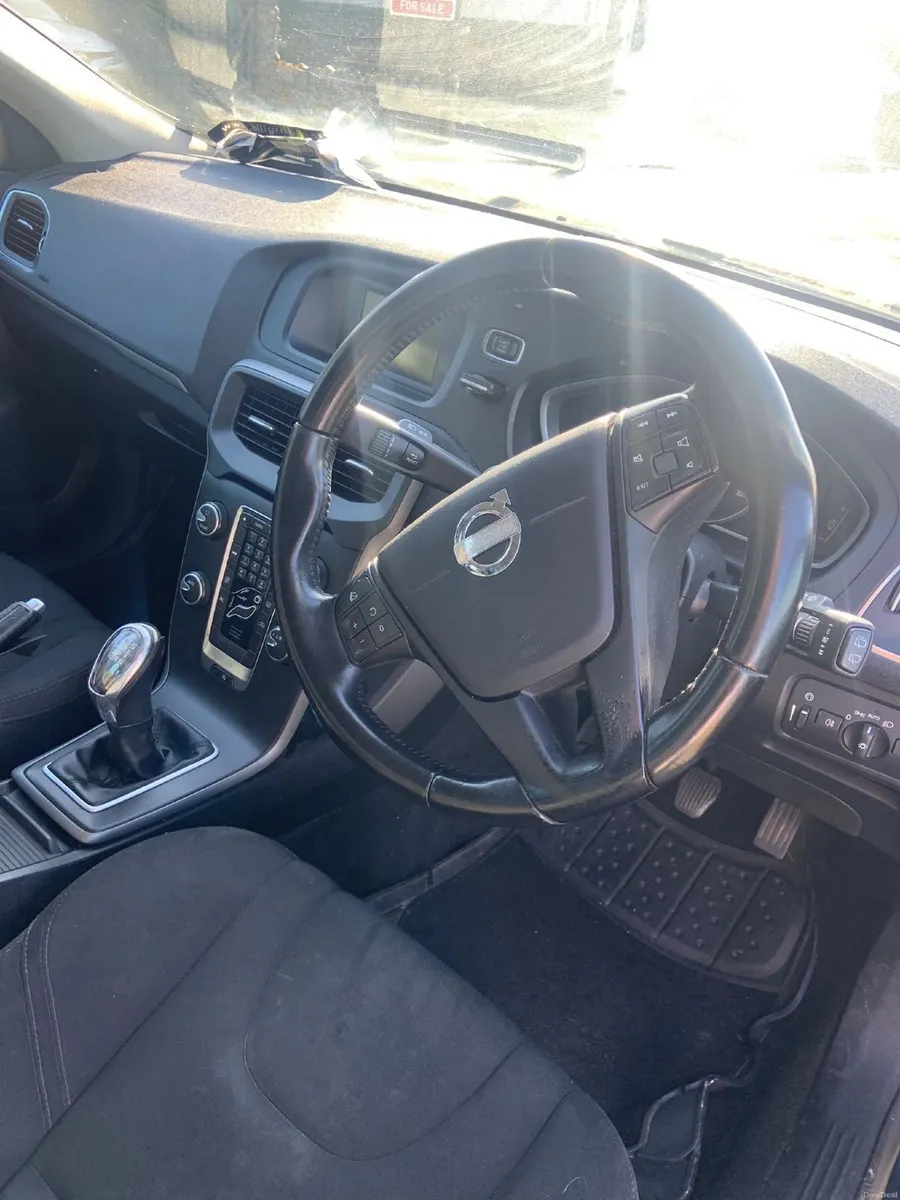 BRAND NEW NCT-Volvo V40 2013 - Image 3