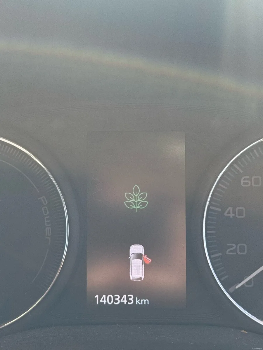 Mitsubishi outlander 2.0 PHEV Automatic - Image 2