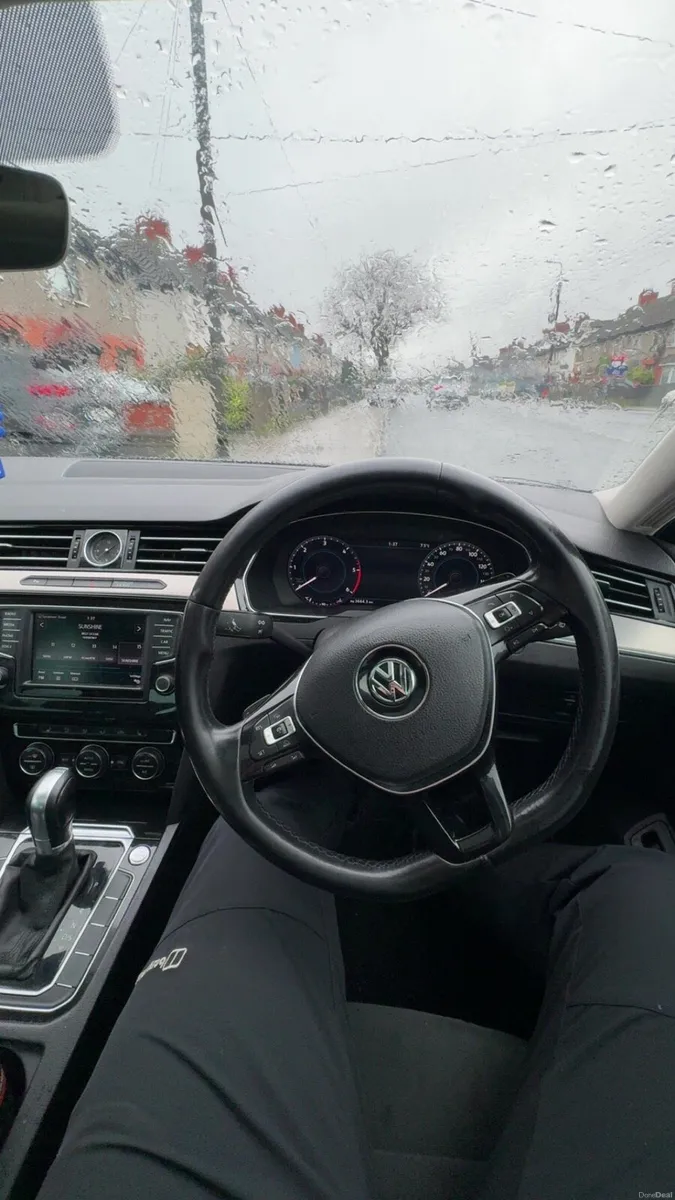 Volkswagen Passat - Image 4