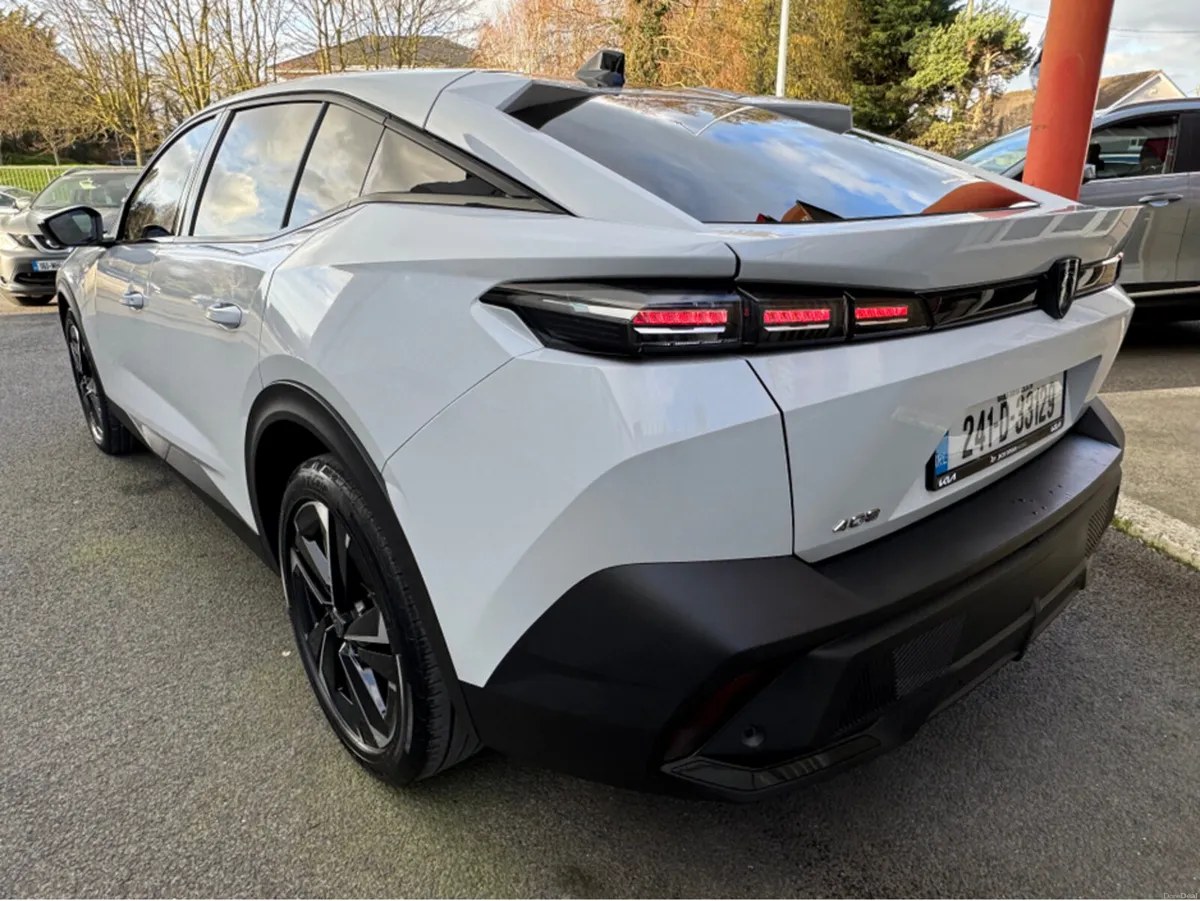 Peugeot 408 ALLURE 1.2 130 AUTOMATIC 6 - Image 4