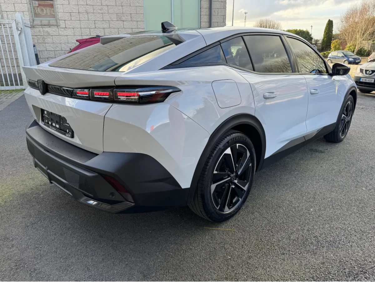 Peugeot 408 ALLURE 1.2 130 AUTOMATIC 6 - Image 2