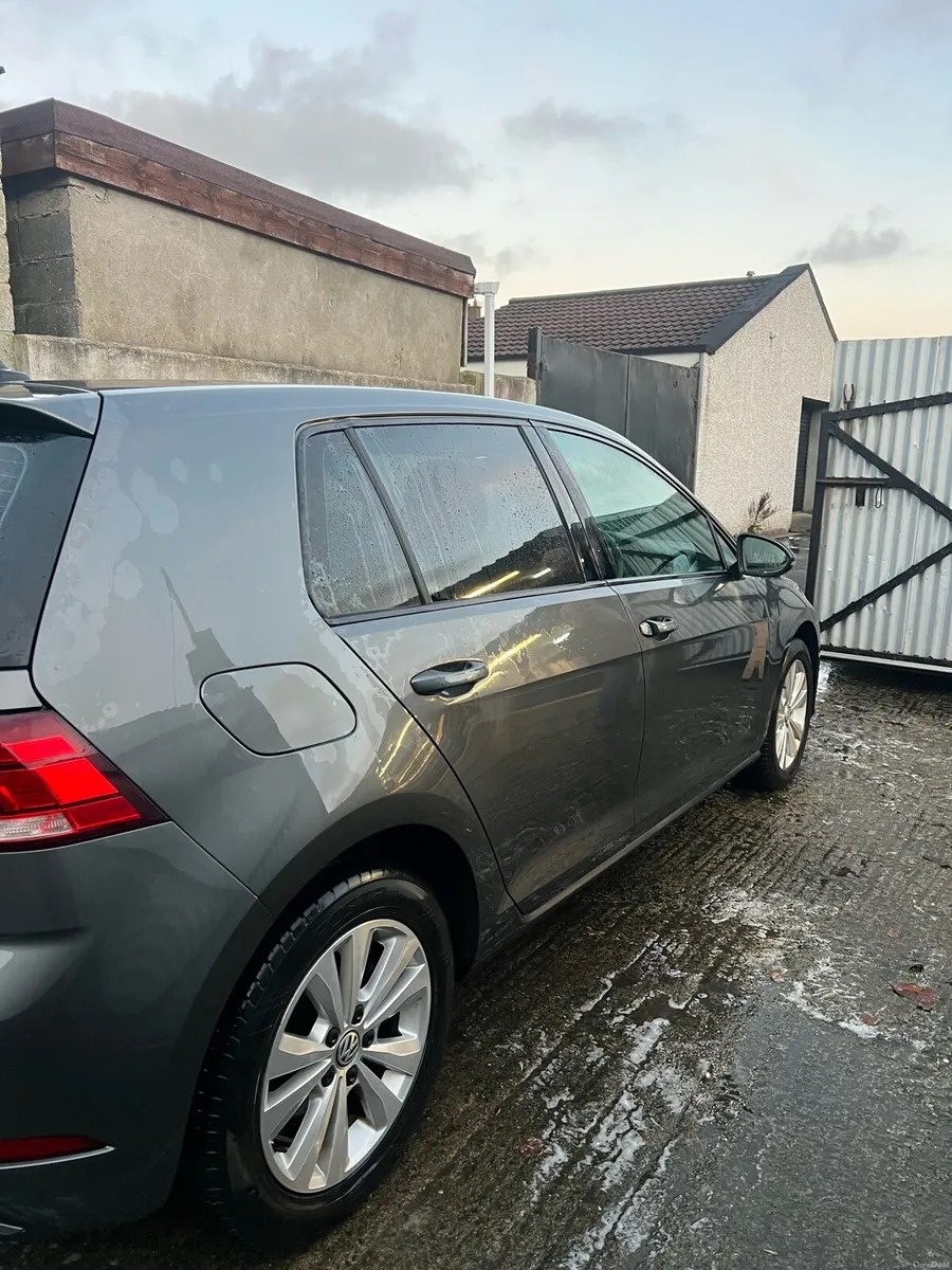 Volkswagen Golf - Image 4