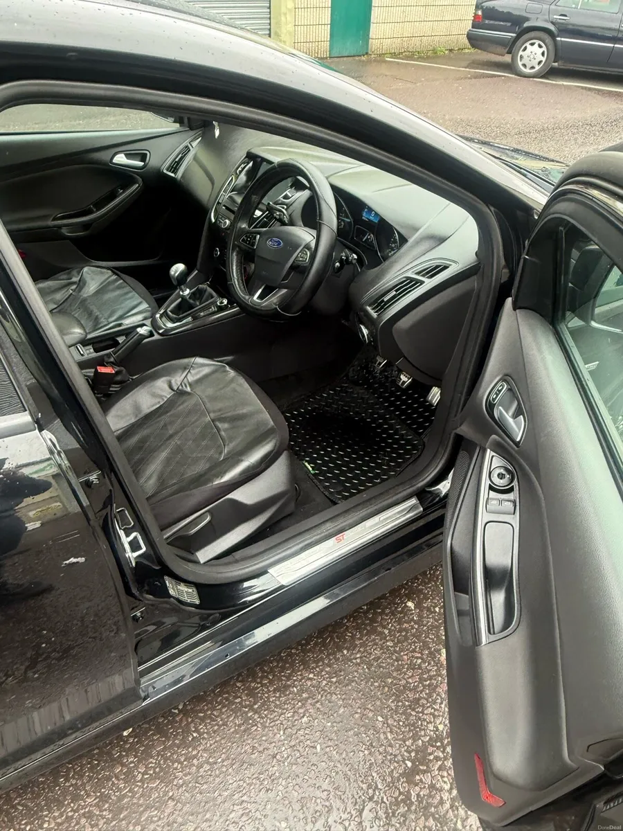 2017 Ford Focus St Line - Image 2