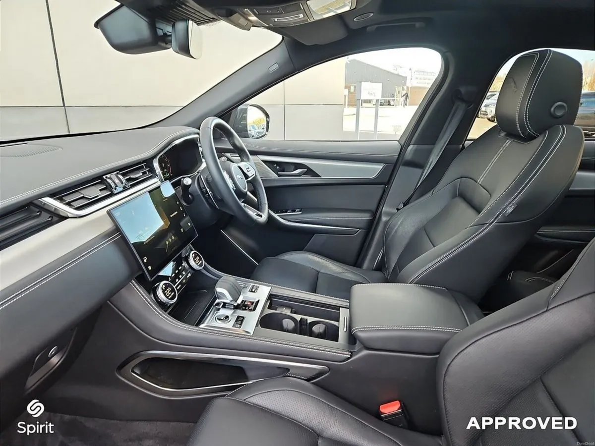 Jaguar F-Pace 2.0 PHEV R-Dynamic - Image 3
