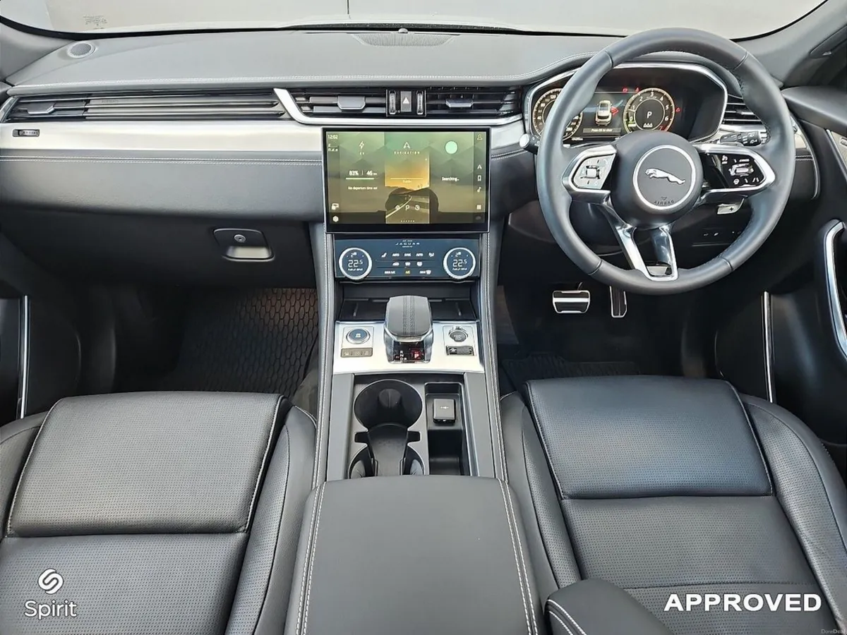 Jaguar F-Pace 2.0 PHEV R-Dynamic - Image 4