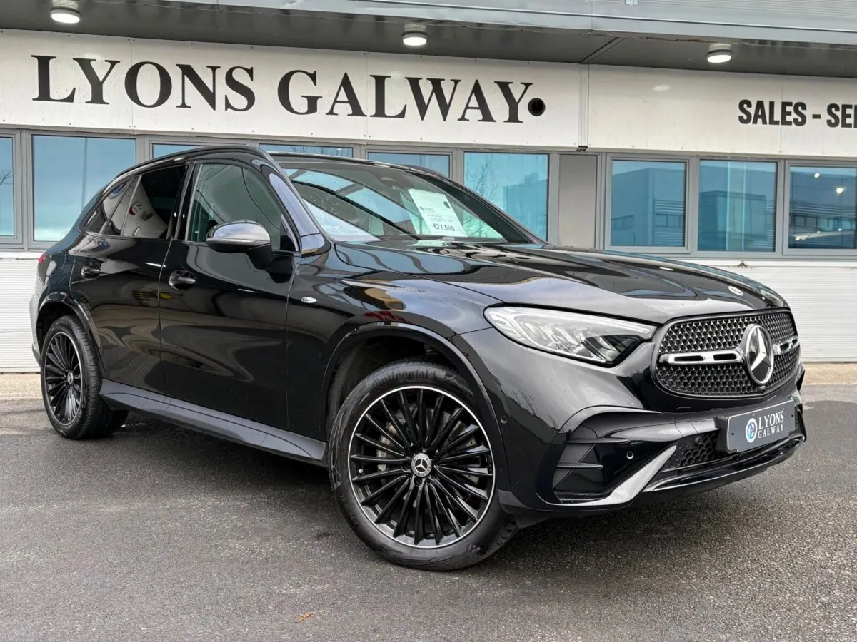 Mercedes-Benz 300 AMG Urban - Night Edition / Plug - Image 3