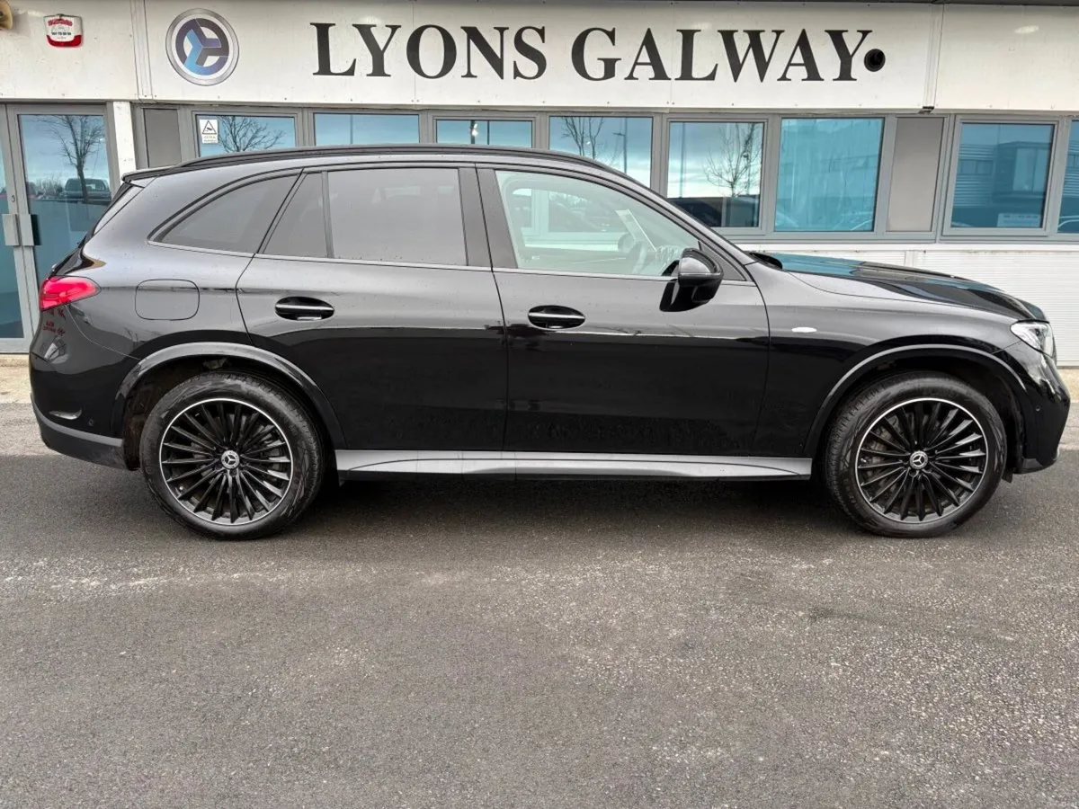 Mercedes-Benz GLC AMG Urban - Night Edition / Plug - Image 5