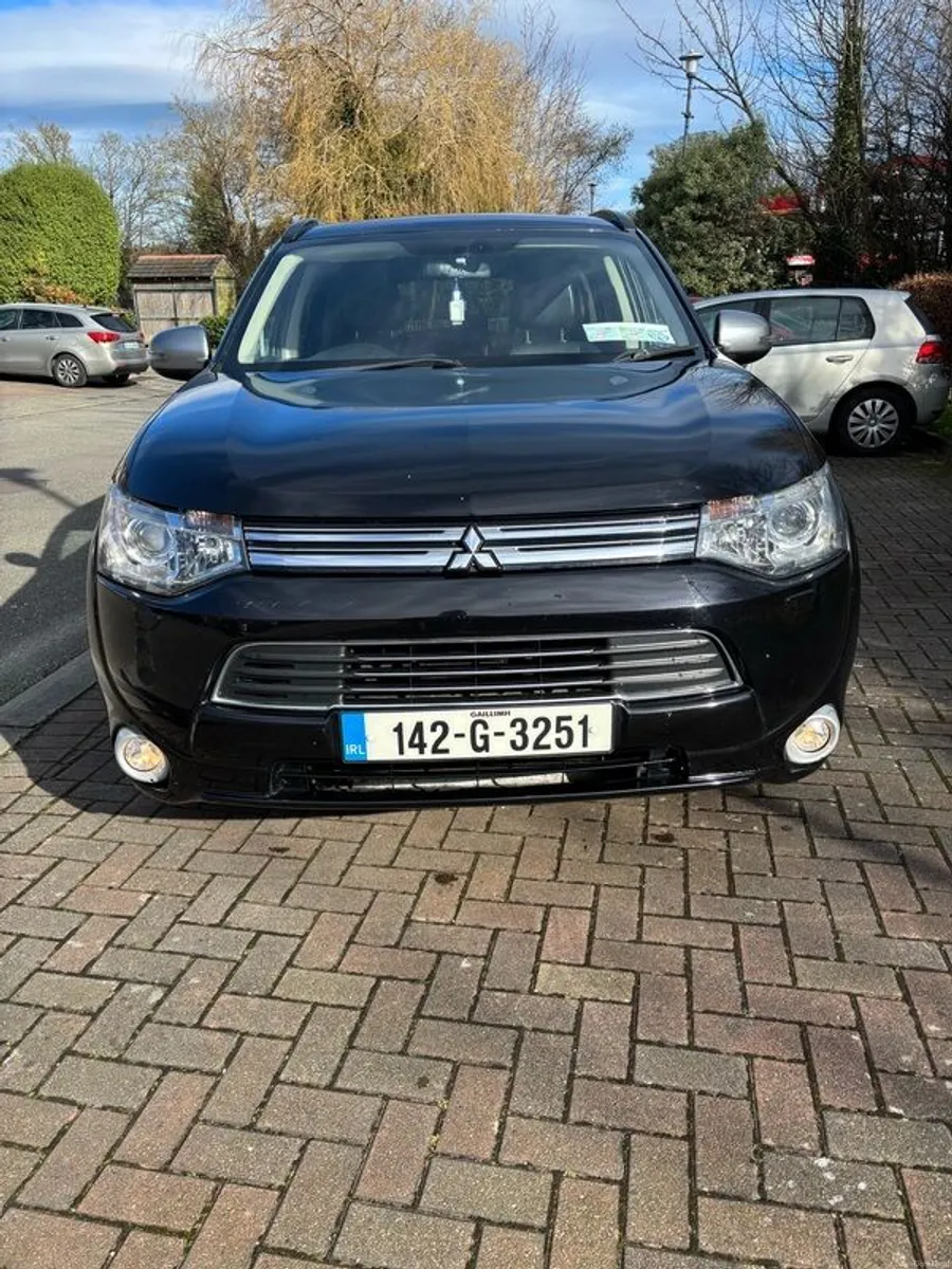 2014 Mitsubishi Outlander - Image 1