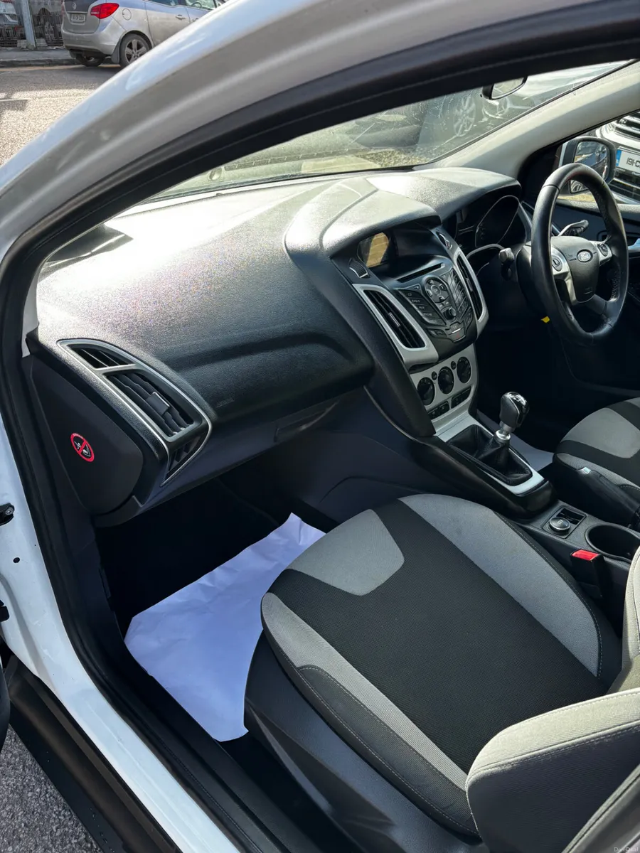Ford Focus 2013 1.6 TDCI - Image 6