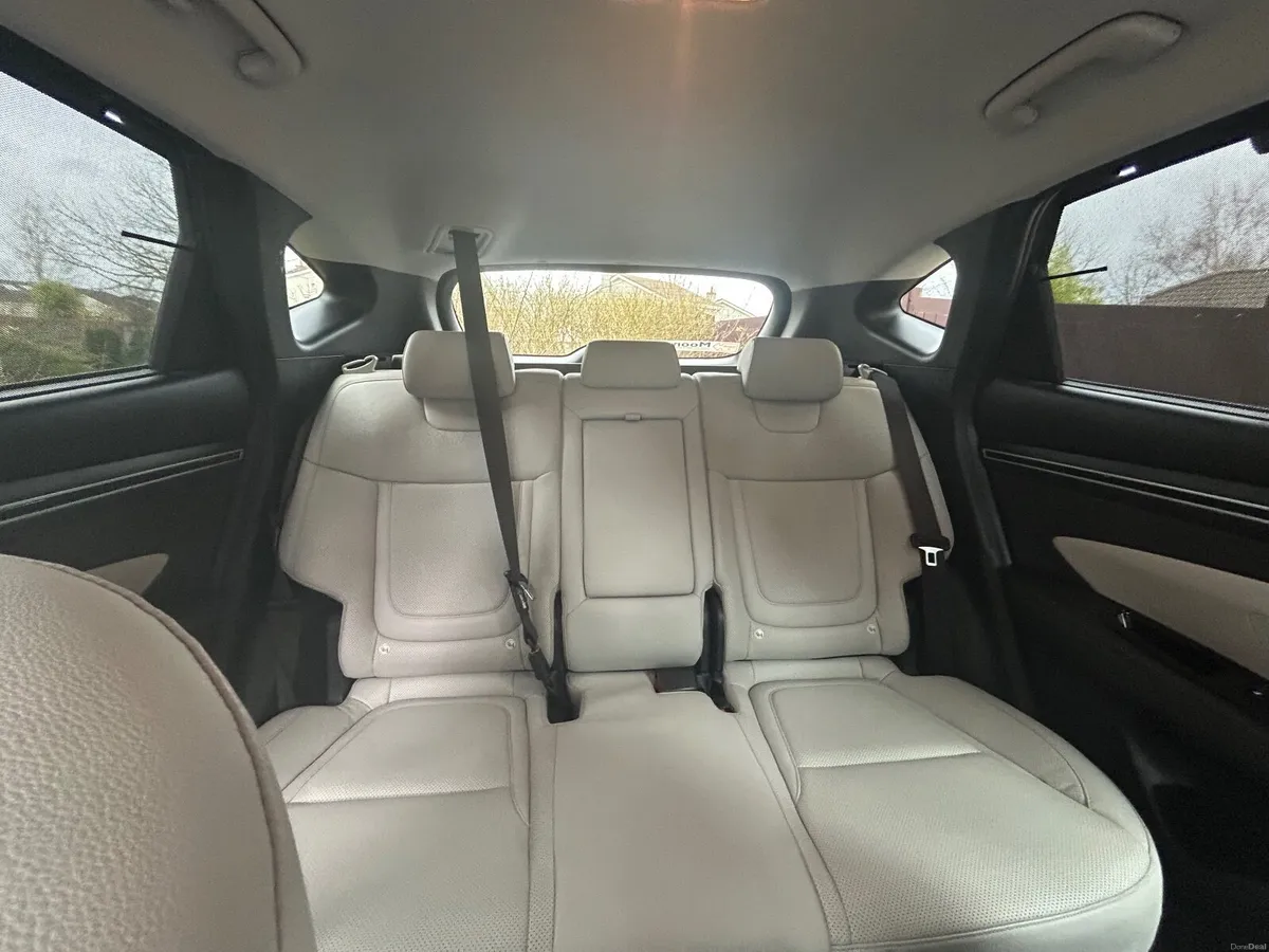 Hyundai Tucson Executive Plus 2 Tone - Image 4