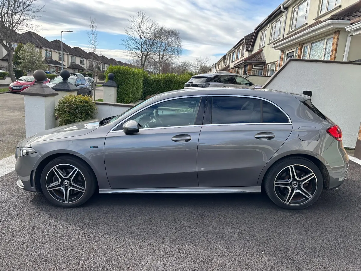 Mercedes-Benz A250e AMG - Image 2