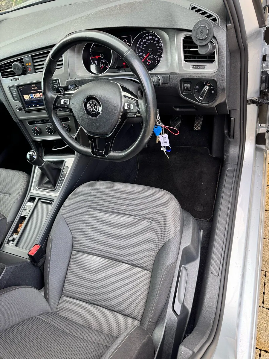Volkswagen Golf 1.6TDI Bluemotion Match edition - Image 2