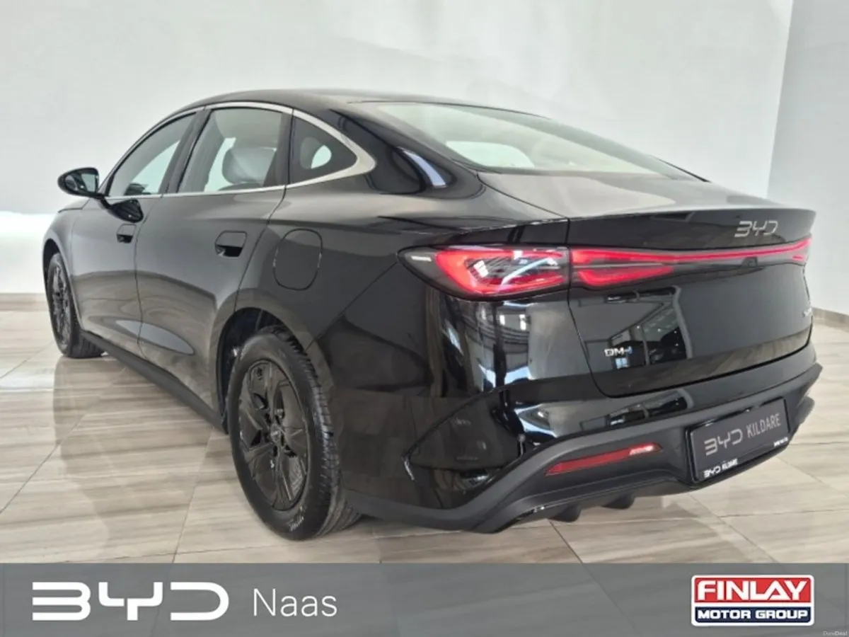 BYD SEAL SEAL 6 Boost . 55 KMS electric  Range - Image 4