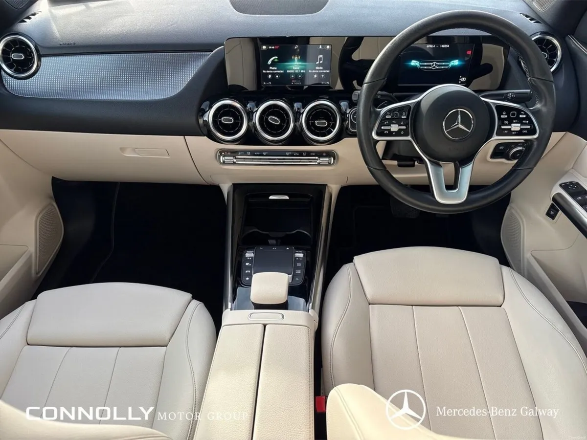 Mercedes-Benz GLA GLA200d *Panoramic Sunroof* - Image 4