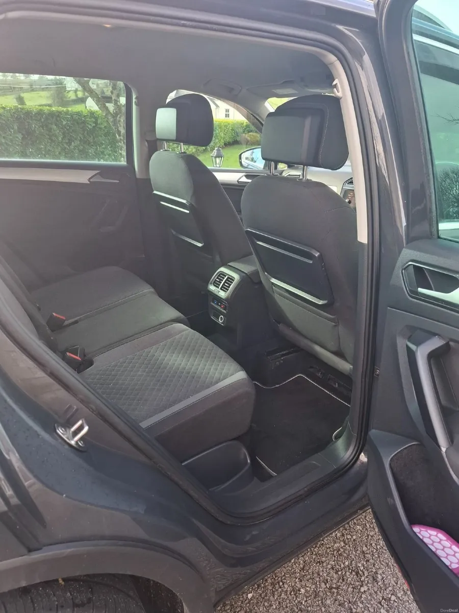 Volkswagen Tiguan 2018 - Image 2