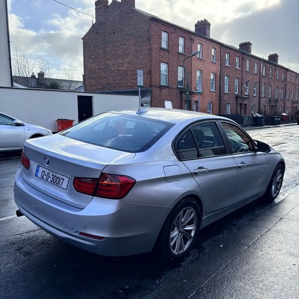 2012 Bmw 3-series - Image 3