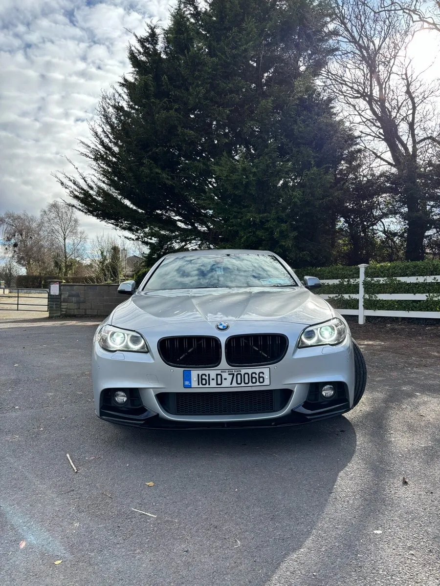 JUST SERVICED - LOW MILEAGE BMW 520D M SPORT - Image 2