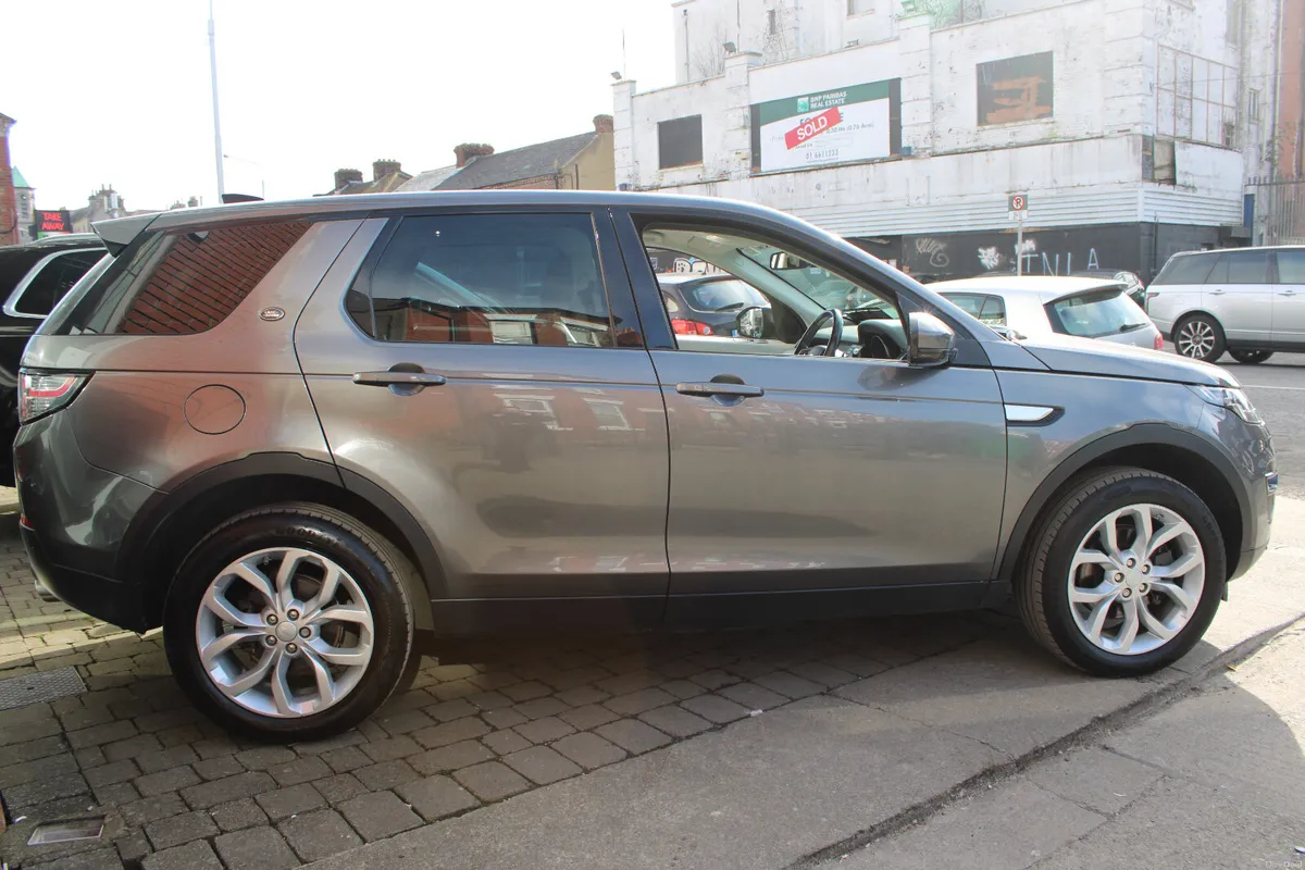 Land Rover Discovery Sport HSE AUTO 7 SEAT 2016 - Image 3