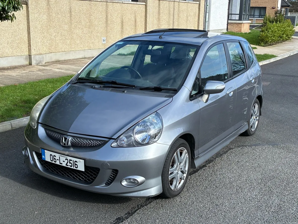Automatic Honda Jazz 1.3petrol Nct 10/26 sunroof - Image 2