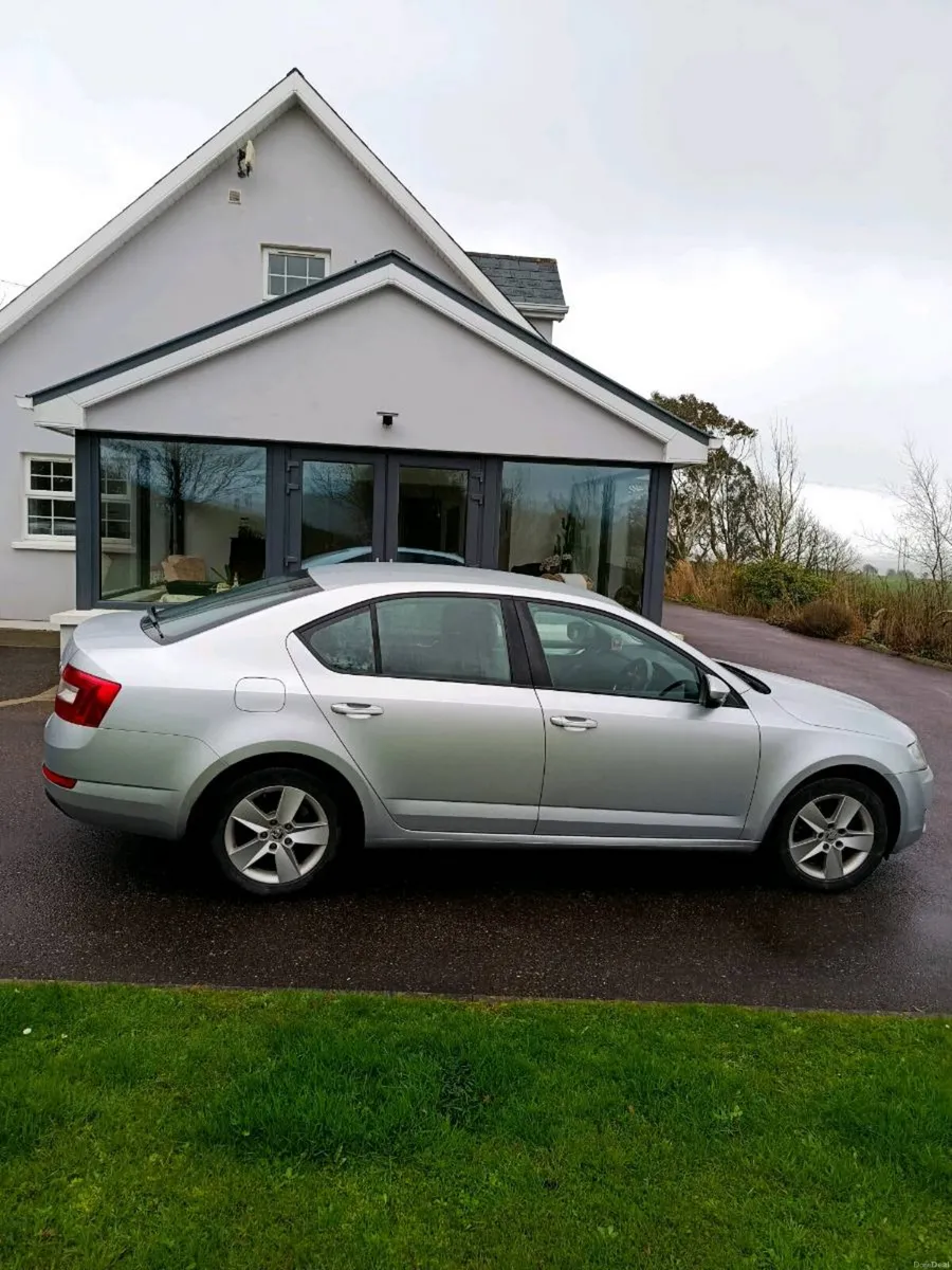 Skoda Octavia 1.6 Diesel Ambition - Image 2