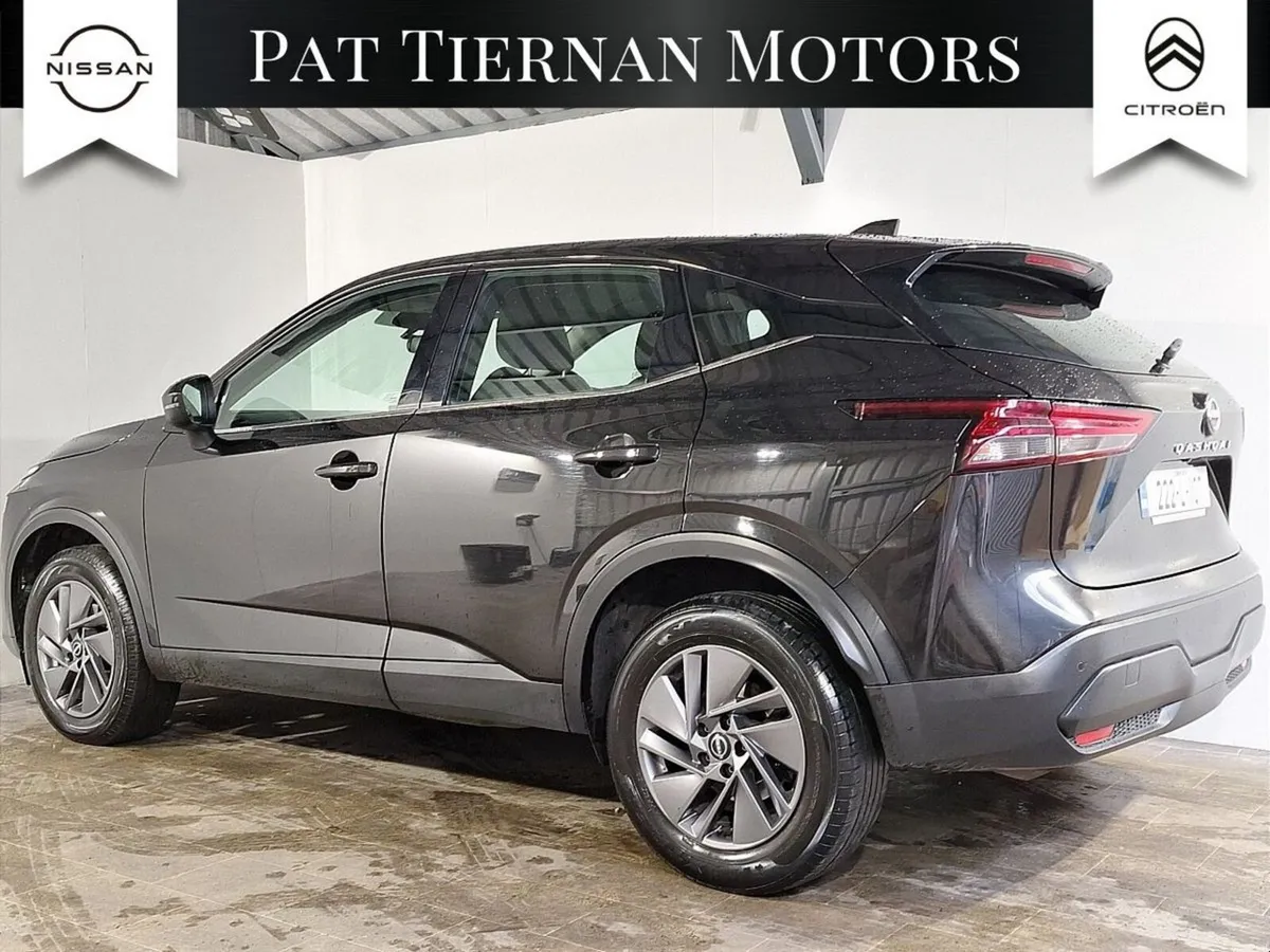 Nissan Qashqai 1.3 PET MILD HYBRID SV - Image 2