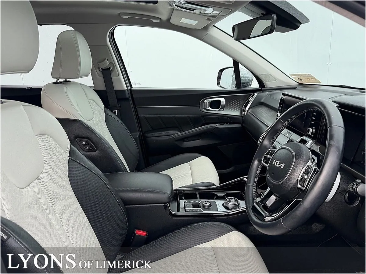 Kia Sorento 1.6 PHEV K3 4X4 7 seats - Image 3