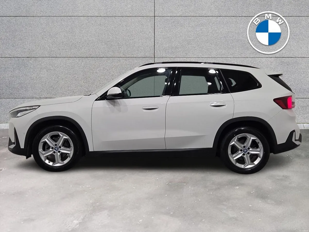 BMW iX1 eDrive20 Sport - Image 4