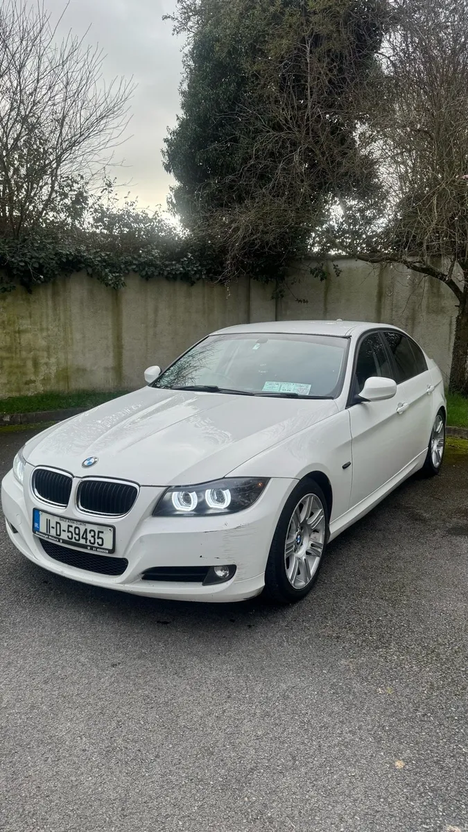 BMW 320d - Image 1