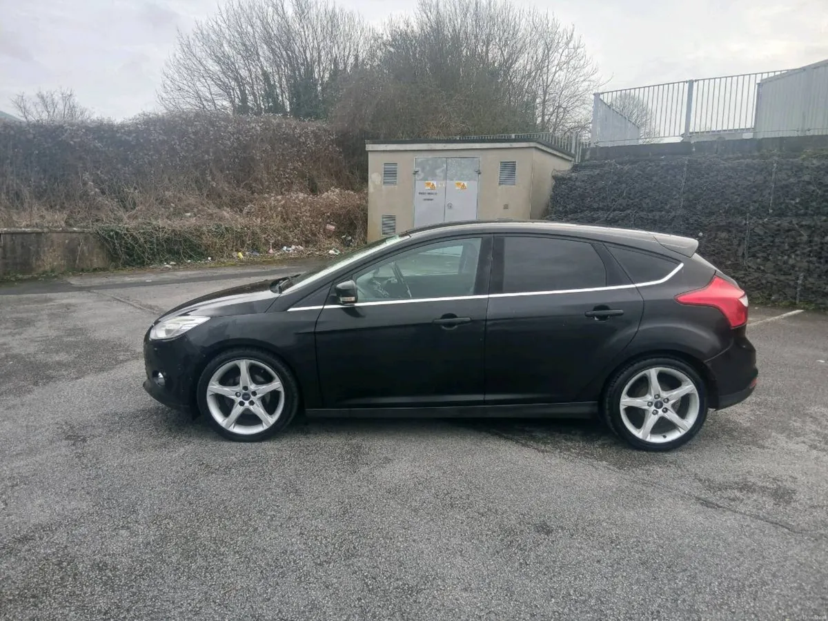 2012 Ford focus !! Titanium spec !! - Image 3